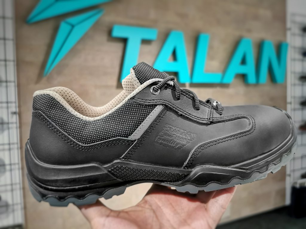 Einführung: Das Engagement der TALAN-Fabrik für spezialisierte Schuhe